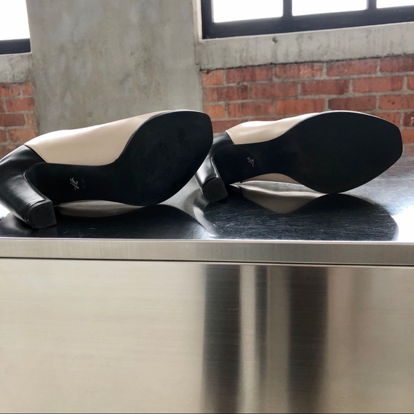 Kenneth Cole | Beacon Mule Sandal Heels - Picture 3 of 5